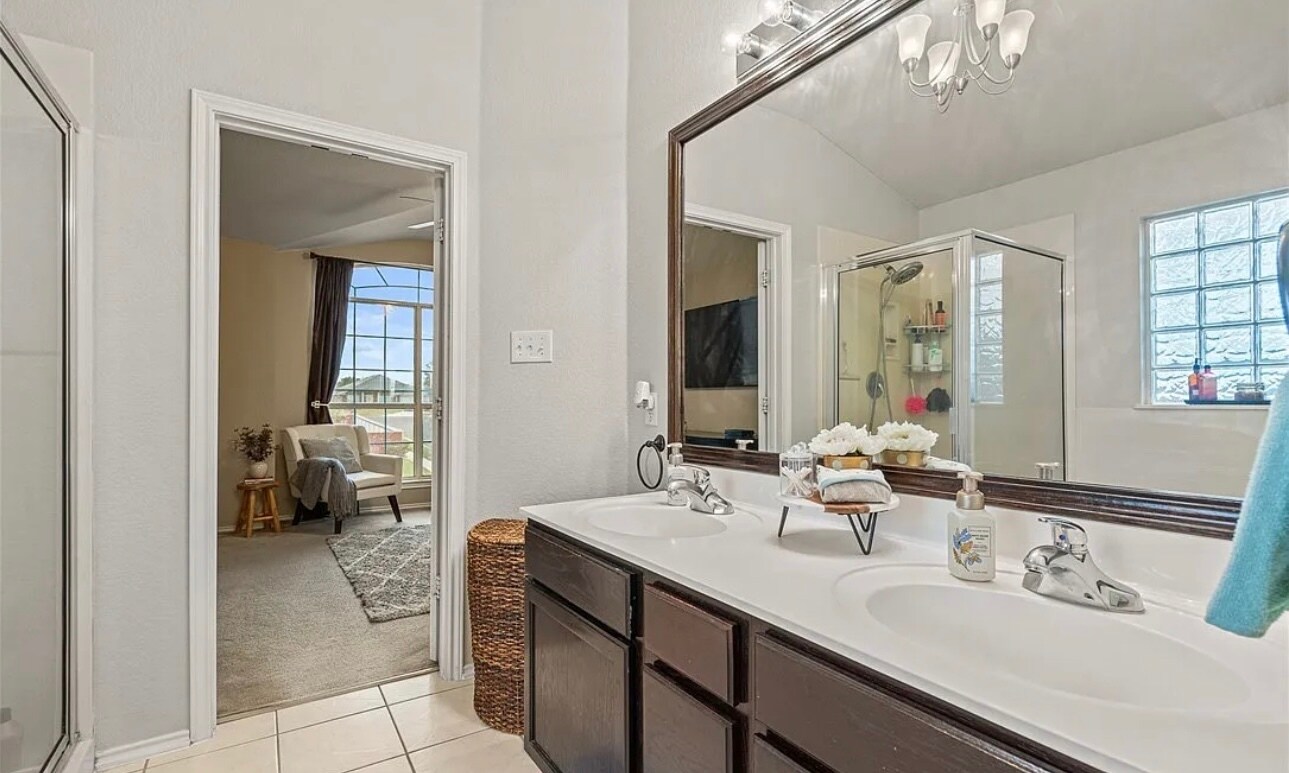 Building Photo - 2001 Schorn Dr