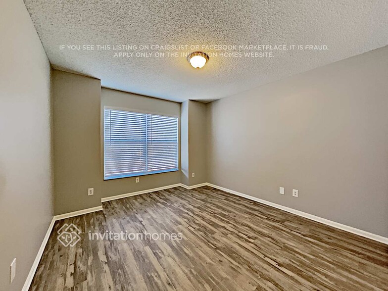 Building Photo - 425 Lagoon Dr