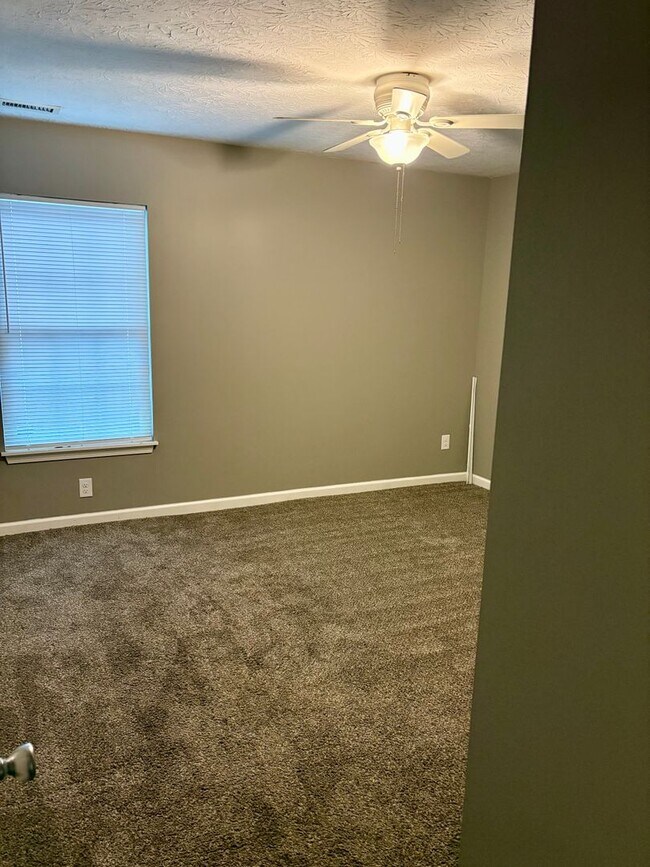 Building Photo - Two Bedroom Condo for rent