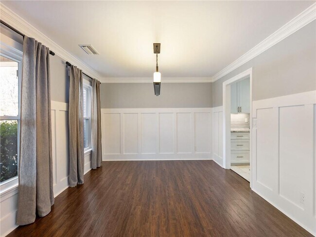 Building Photo - 3965 Hamilton View Way NE