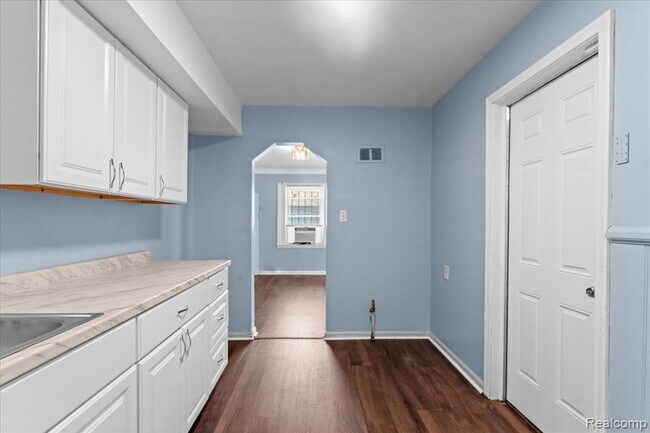 Building Photo - 3734 Buena Vista St