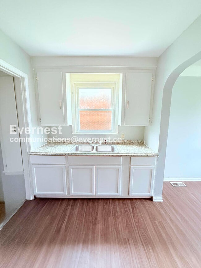 Building Photo - 19180 Trinity St