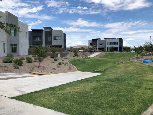 Building Photo - 25429 N 19th Ln