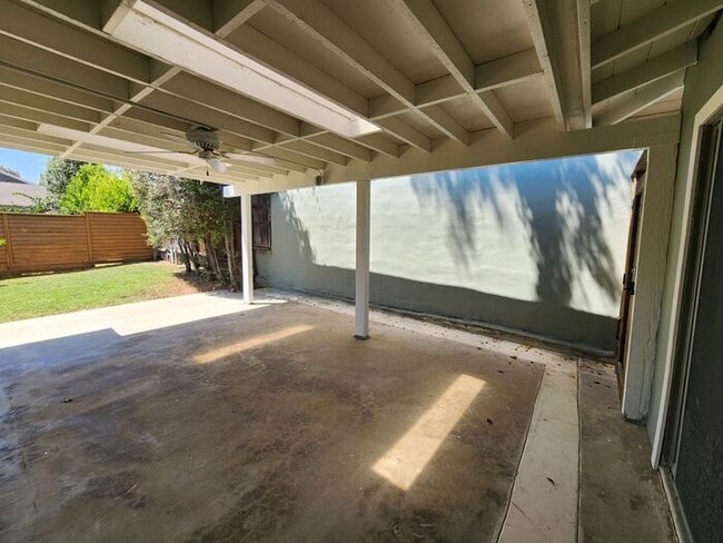 Building Photo - ** Stunning Dream 3 BD / 2 BA HOME w/ Doub...