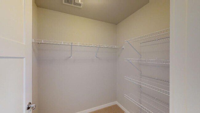 Building Photo - RENT SPECIAL - 2 Bedroom 2 Bathroom Condo Style Inner-Upper is Available