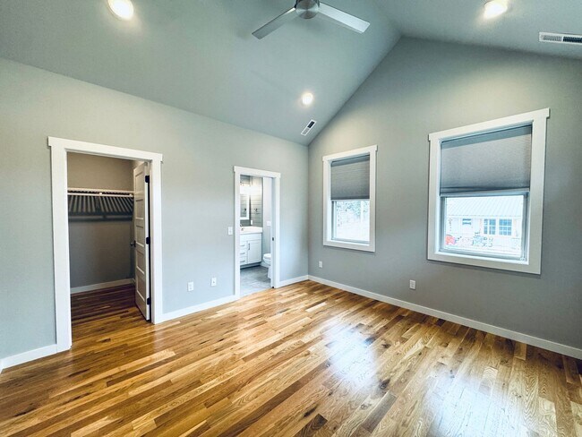 Building Photo - West AVL - Spacious, Beautiful Modern Home