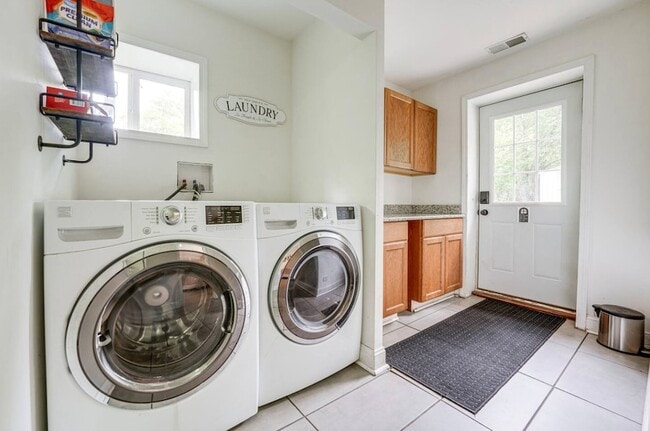 Building Photo - 1518 Riverside Ave