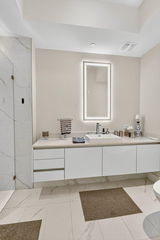 Building Photo - 3100 N Ocean Dr