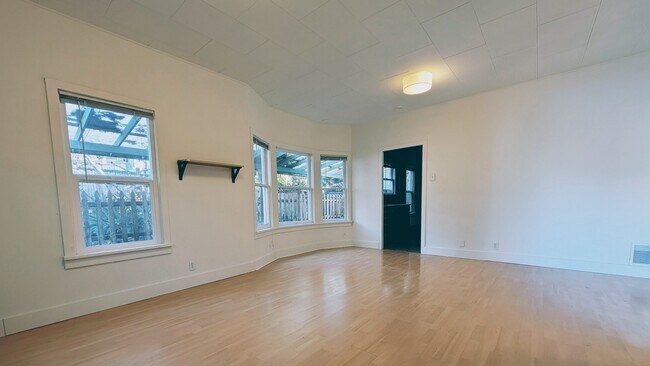 Building Photo - 1403 N 36th St