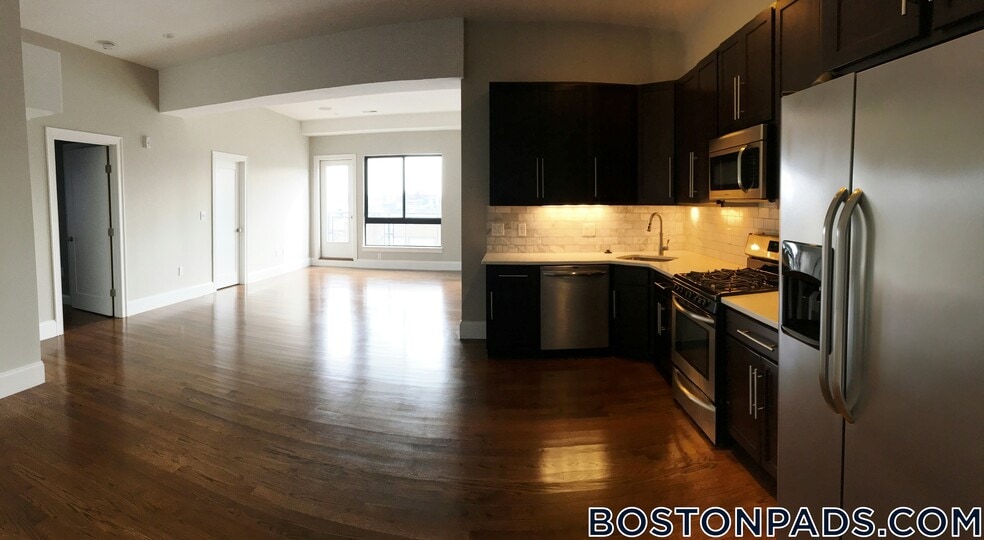 Building Photo - 339 D St