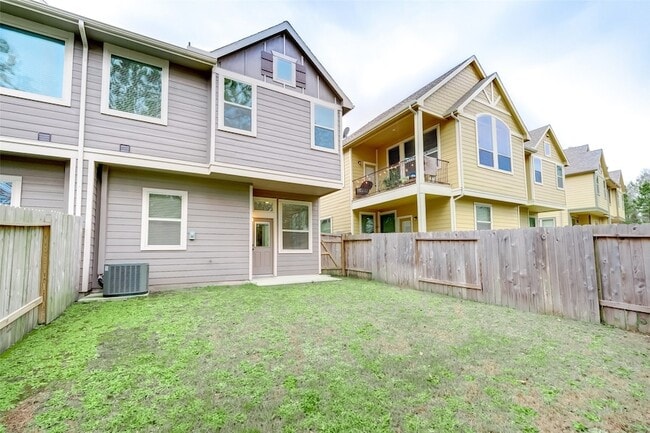 Building Photo - 220 Cheswood Forest Dr