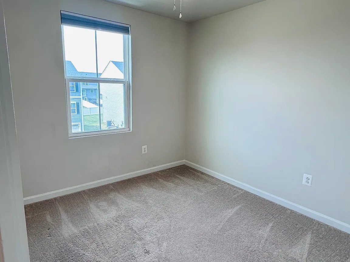 Building Photo - 303 Bait Rd