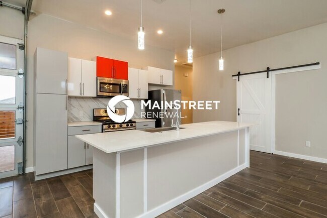 Building Photo - 3 Bedroom Pet-Friendly Home in Oklahoma City, OK with Main Street Renewal