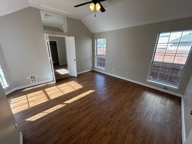 Building Photo - Location....Location....Location....Section 8