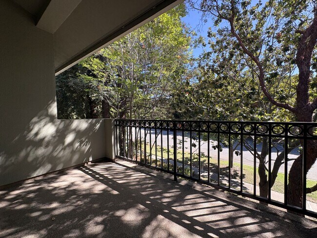 Building Photo - Spacious One Bedroom in Downtown Menlo Park