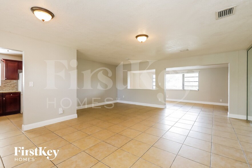 Building Photo - 1345 NW 188th St