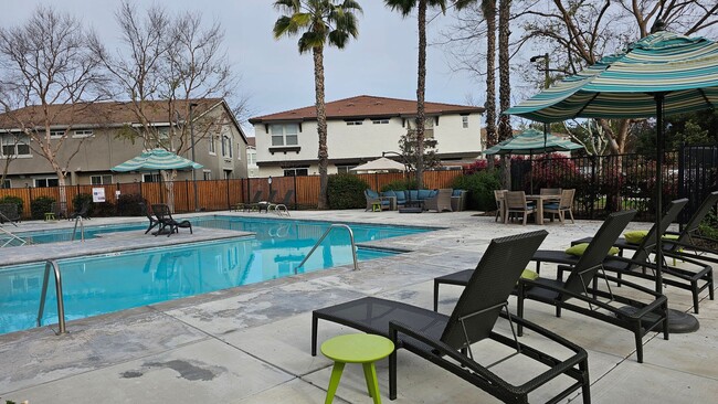 Building Photo - 373 N Amedeo Ln