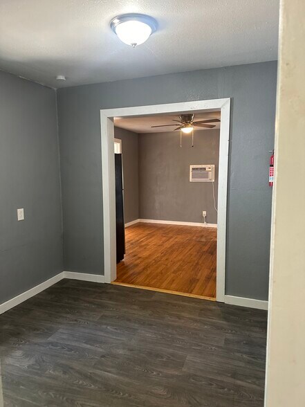 Building Photo - 311 Glamis Ave