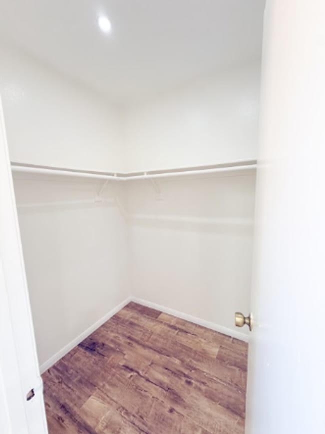 Building Photo - 15224 Shadybend Dr