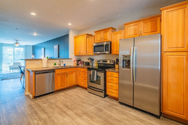 Building Photo - 1275 E University Dr