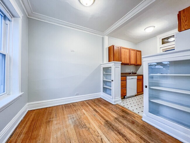 Building Photo - 3953 N Hoyne Ave