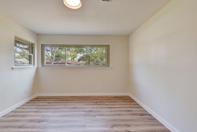 Building Photo - 4303 Osby Dr