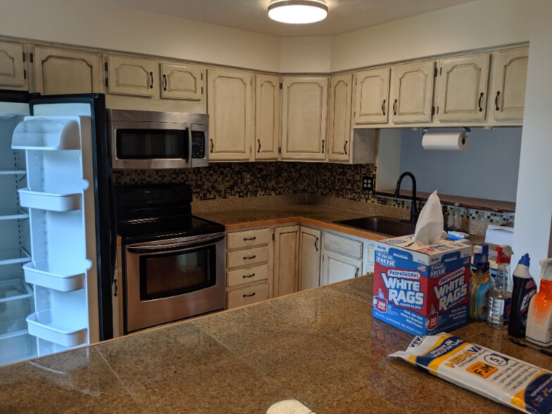 Building Photo - 112 W Shetland Ct