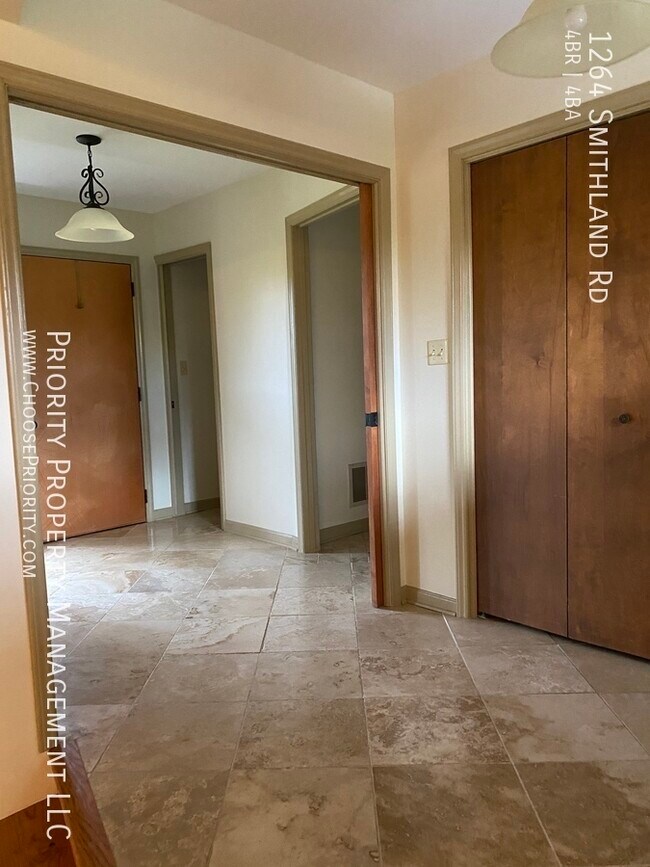 Building Photo - Peaceful Estate - 4 Bedroom 3.5 Bath