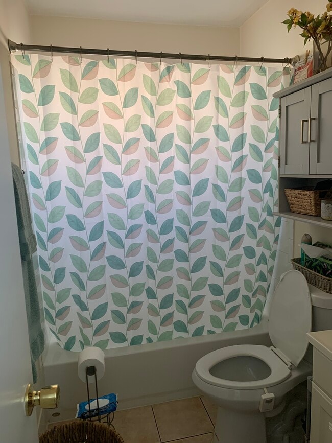 Building Photo - 1061 SE Monterey Rd