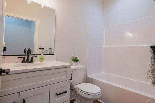 Building Photo - 536 Leesville Rd