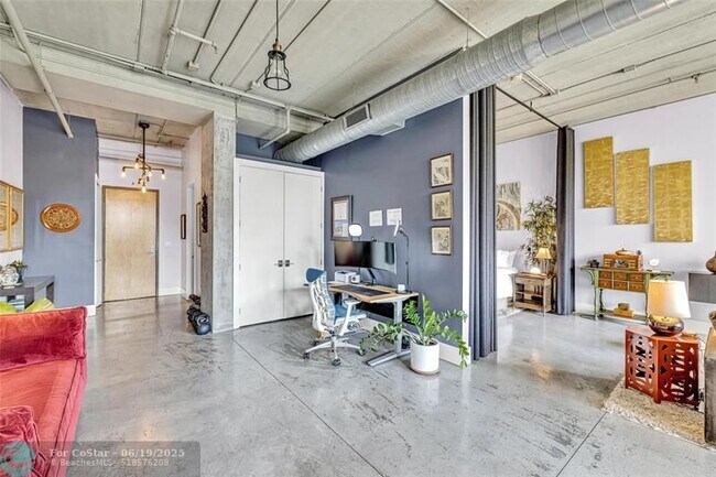 Building Photo - 425 N Andrews Ave