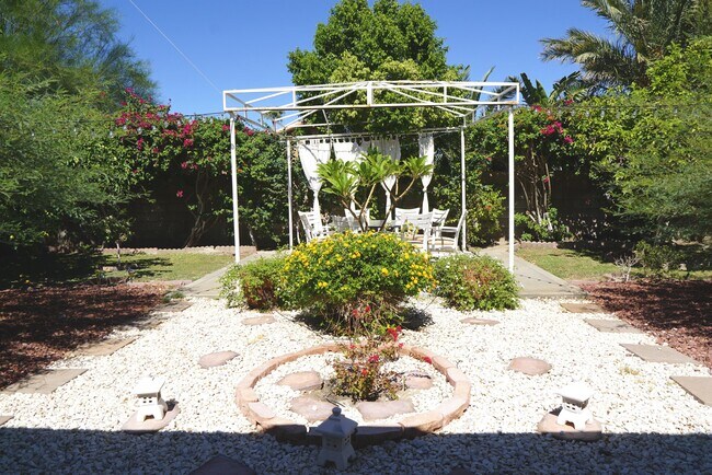 Building Photo - 68120 Tachevah Dr