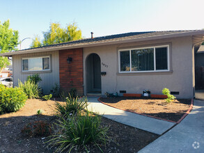Building Photo - 0414 -- HERLONG/BESWICK DUPLEX