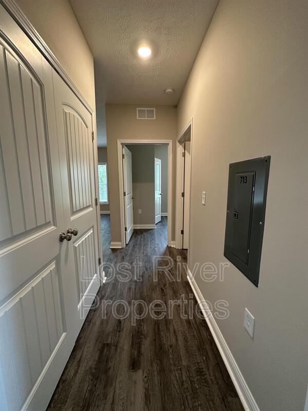 Building Photo - 4563 Wal Valley Way