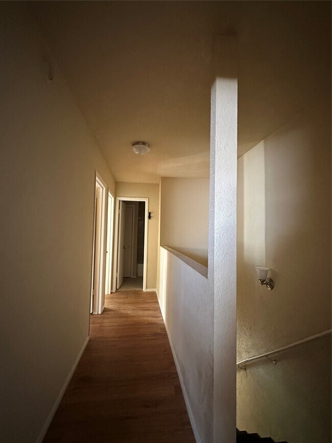 Building Photo - 8405 Wilcrest Dr