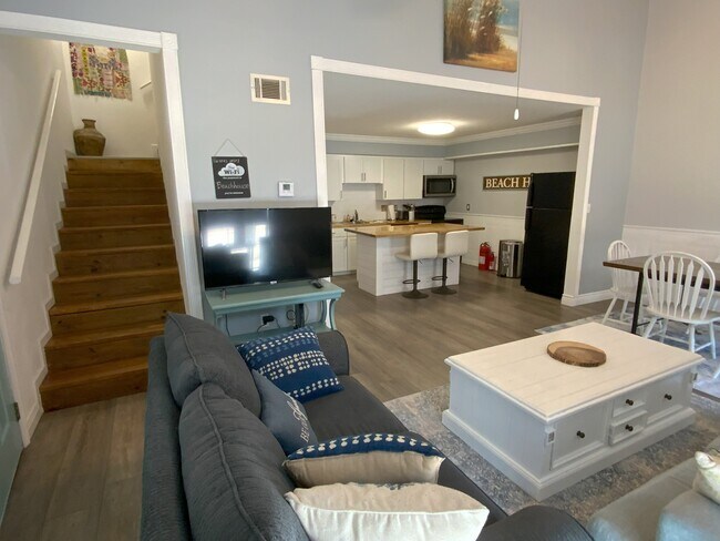 Building Photo - 943 Ashley Ln