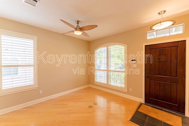 Building Photo - 1808 Village Oak Ct