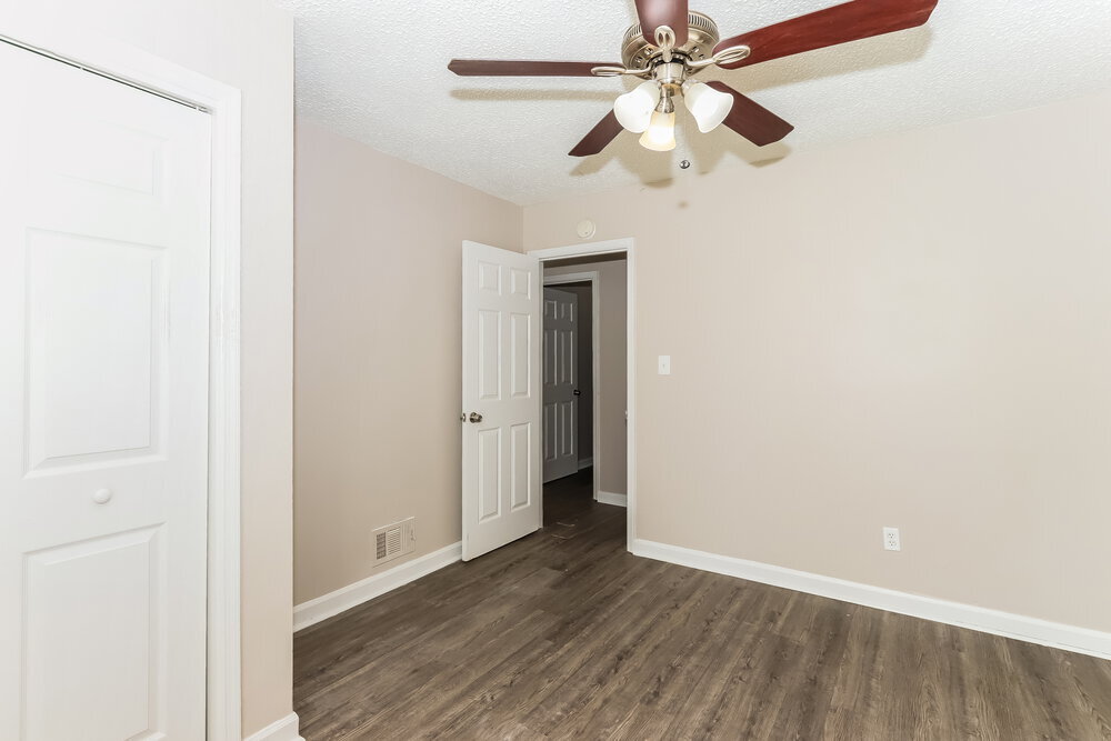 Building Photo - 429 Azalea Dr
