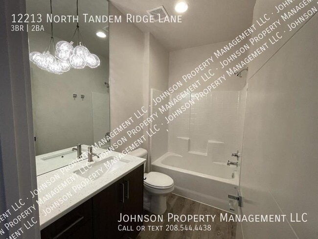 Building Photo - 12213 N Tandem Ridge Ln