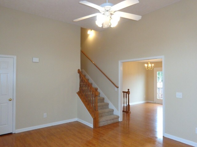 Building Photo - 884 Pin Oak Dr