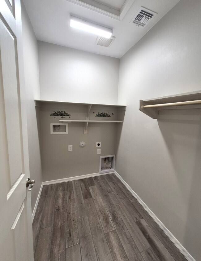 Building Photo - 7742 S Long Pond Walk Way