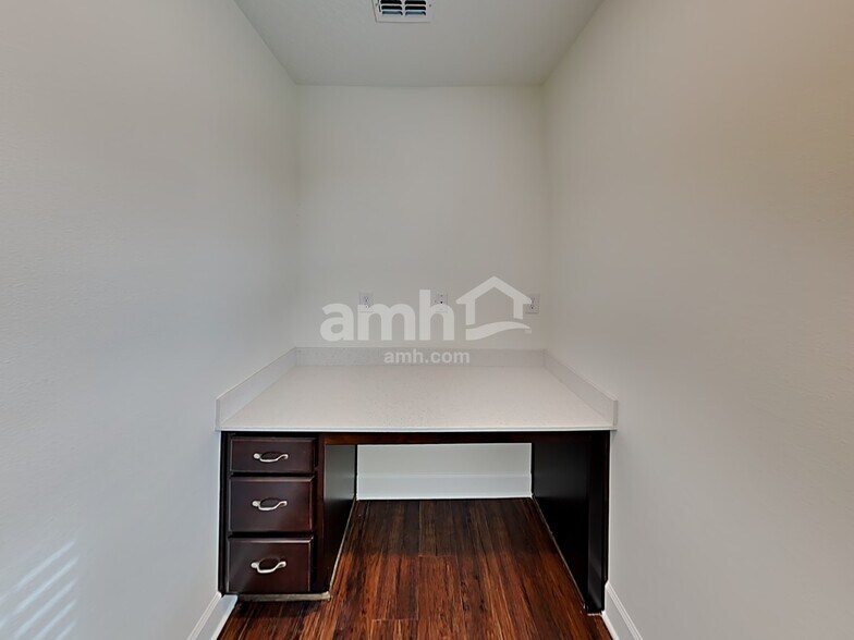 Building Photo - 2128 Saffron Walden Dr