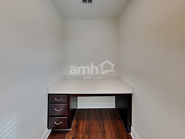 Building Photo - 2128 Saffron Walden Dr