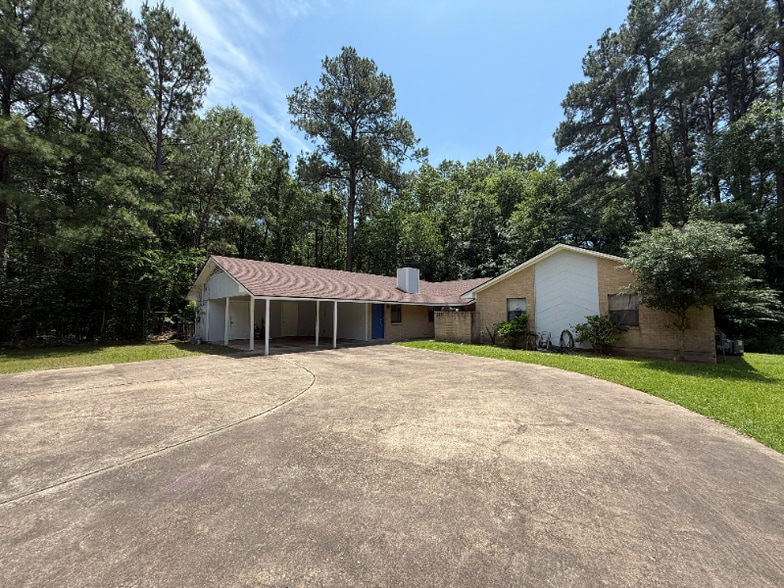 Primary Photo - 224 Bluebird Ln