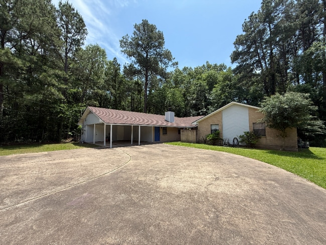 Building Photo - 224 Bluebird Ln
