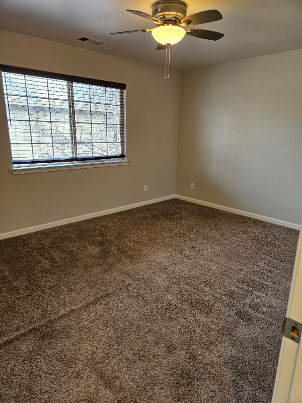 Building Photo - 1022 E 5th St