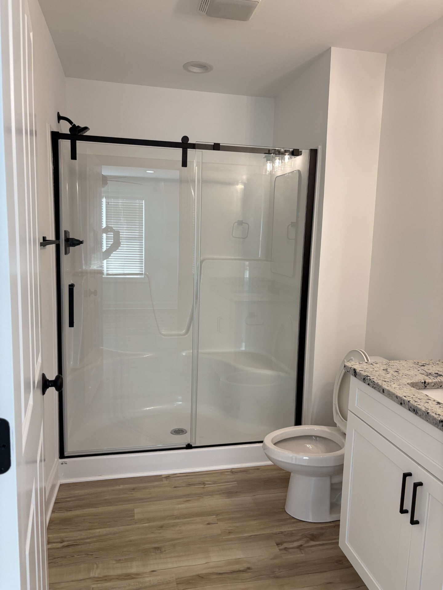 Master Bath - 74 Luke Ct