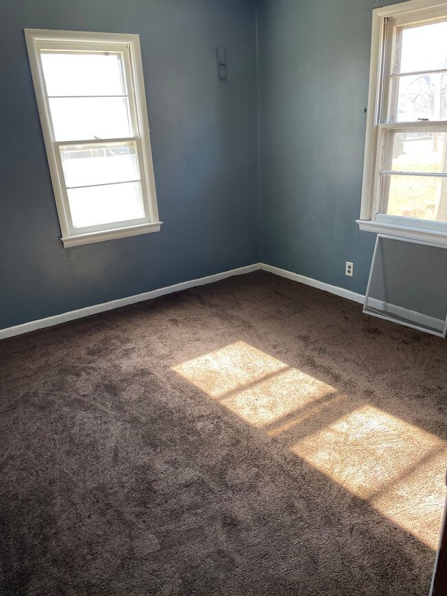 Building Photo - 2 BEDROOM 1 BATHROOM HOUSE FOR RENT