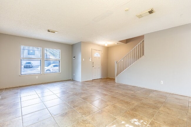 Building Photo - 8423 Parry Path