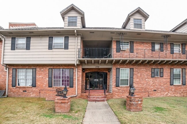 Building Photo - Fully furnished condo unit - all bills paid